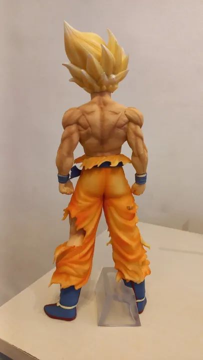 Action Figure Goku Super Saiyajin 28cm - Foto 4