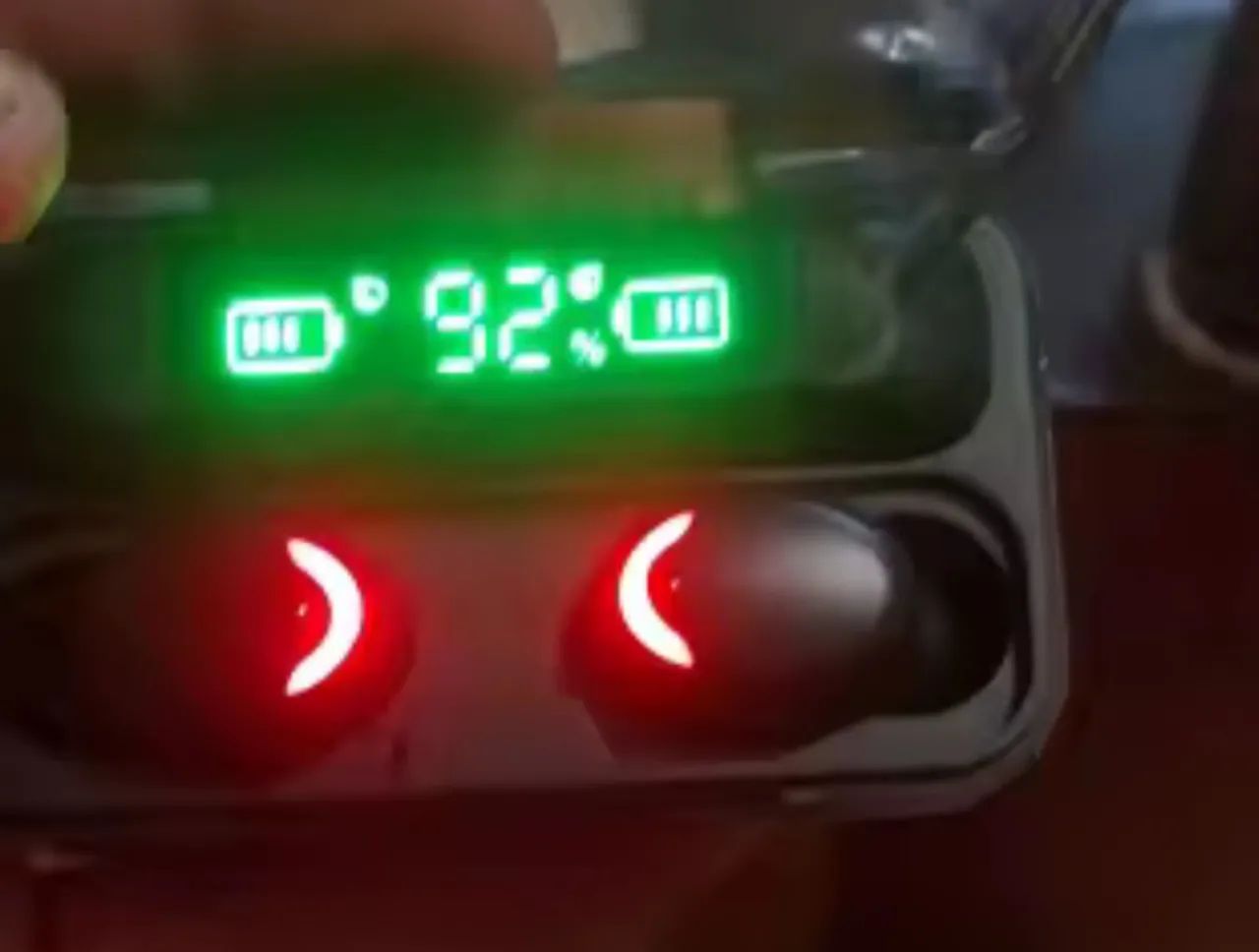 Fone de ouvido Bluetooth F9 TWS - LED Display - Foto 5