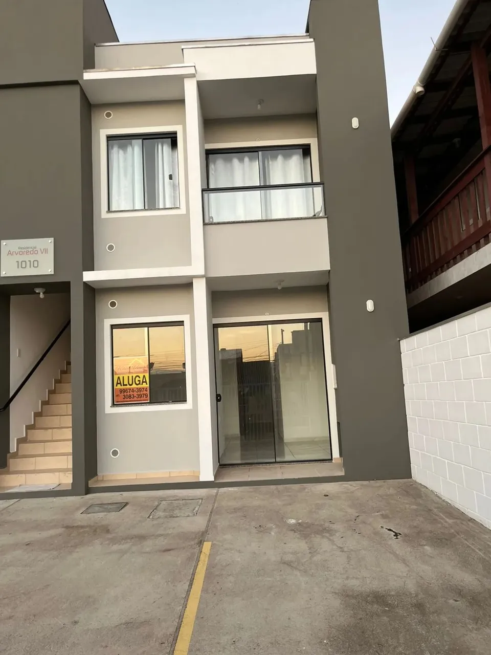 APTO PARA LOCAÇÃO COM DOIS DORMITÓRIOS + GARAGEM PRIVATIVA