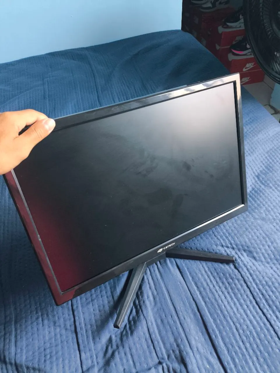 Monitor com defeito