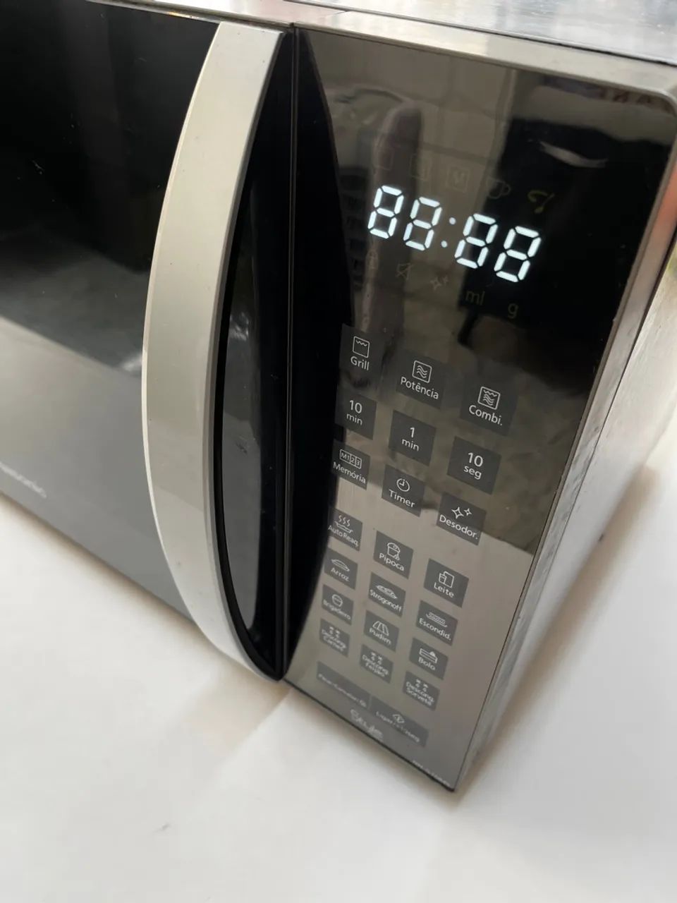 COM DEFEITO LEIA ANUNCIO Microondas Panasonic 30L Grill Usado