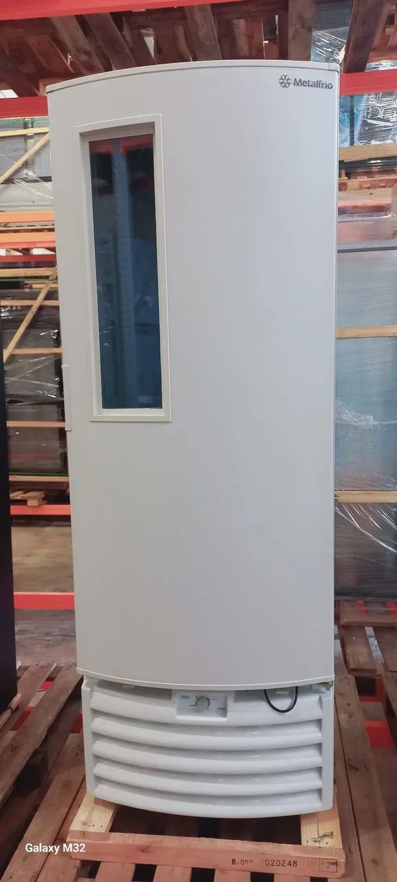 Geladeira Vertical Metalfrio