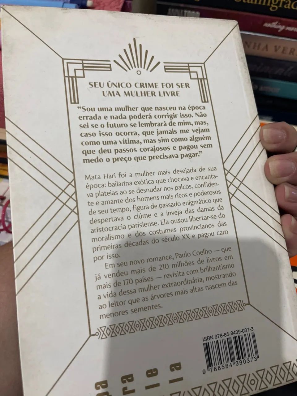 Livro A Espiã - Paulo Coelho - Foto 2