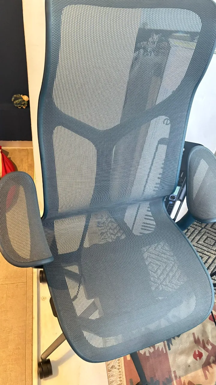 Cadeira Herman Miller Cosm - Alta (2021) + NF