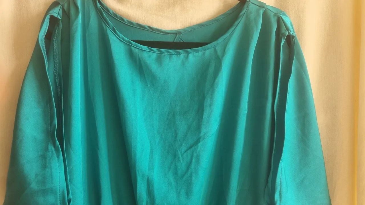 Vestido verde petróleo de cetim M - Foto 5
