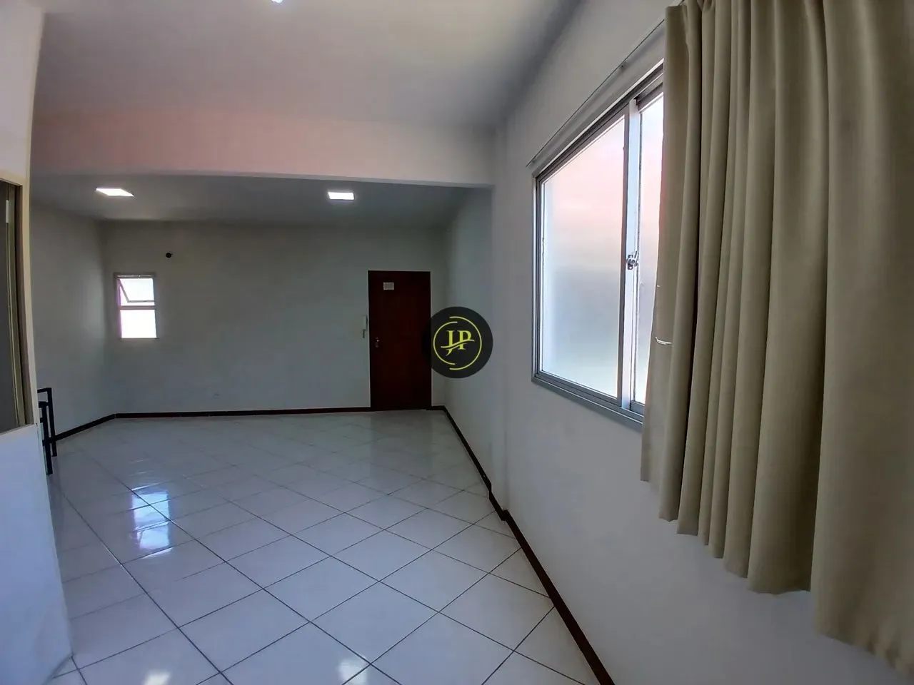 SALA COMERCIAL DE 37M² COM ELEVADOR - EM MARUÍPE