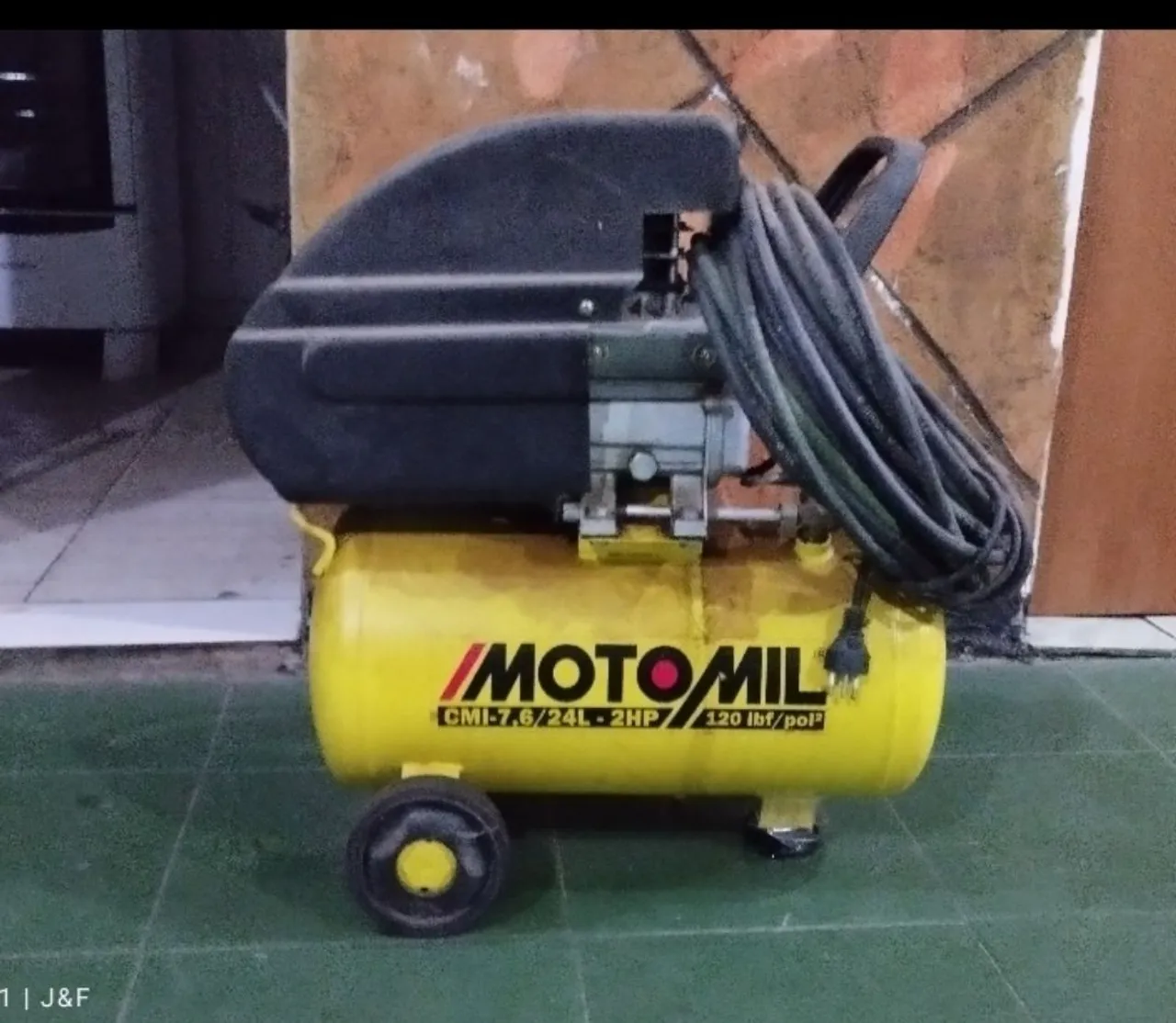 Compressor de Ar Motomil CMI-7.6/24L-2HP