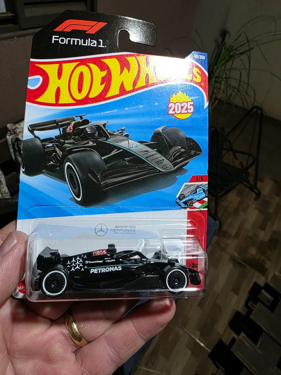 Hot Wheels Mercedes-AMG Petronas F1 Team 2025