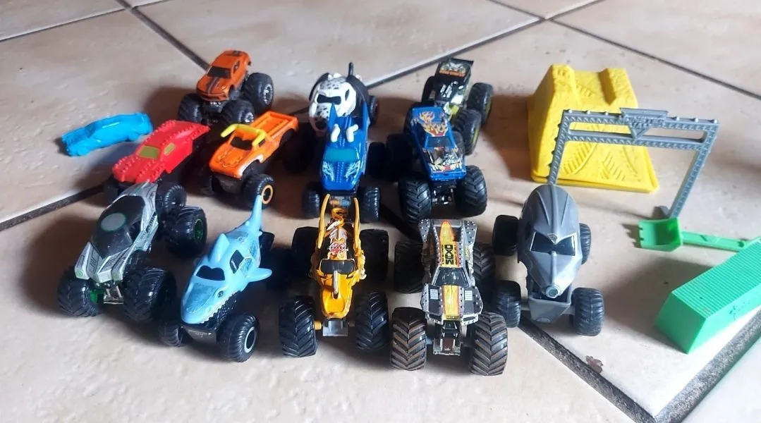 Lote de Carrinhos Monster Trucks