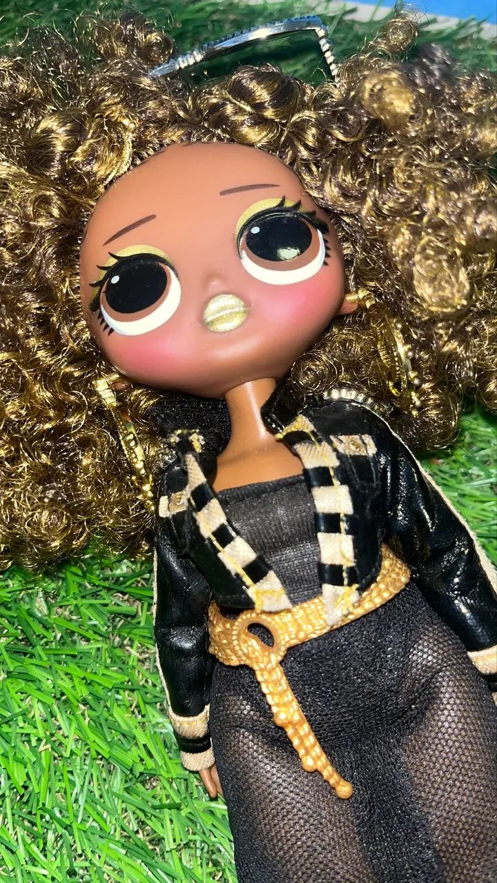 Boneca de moda L.O.L. Surprise! O.M.G. Royal Bee  - Foto 3