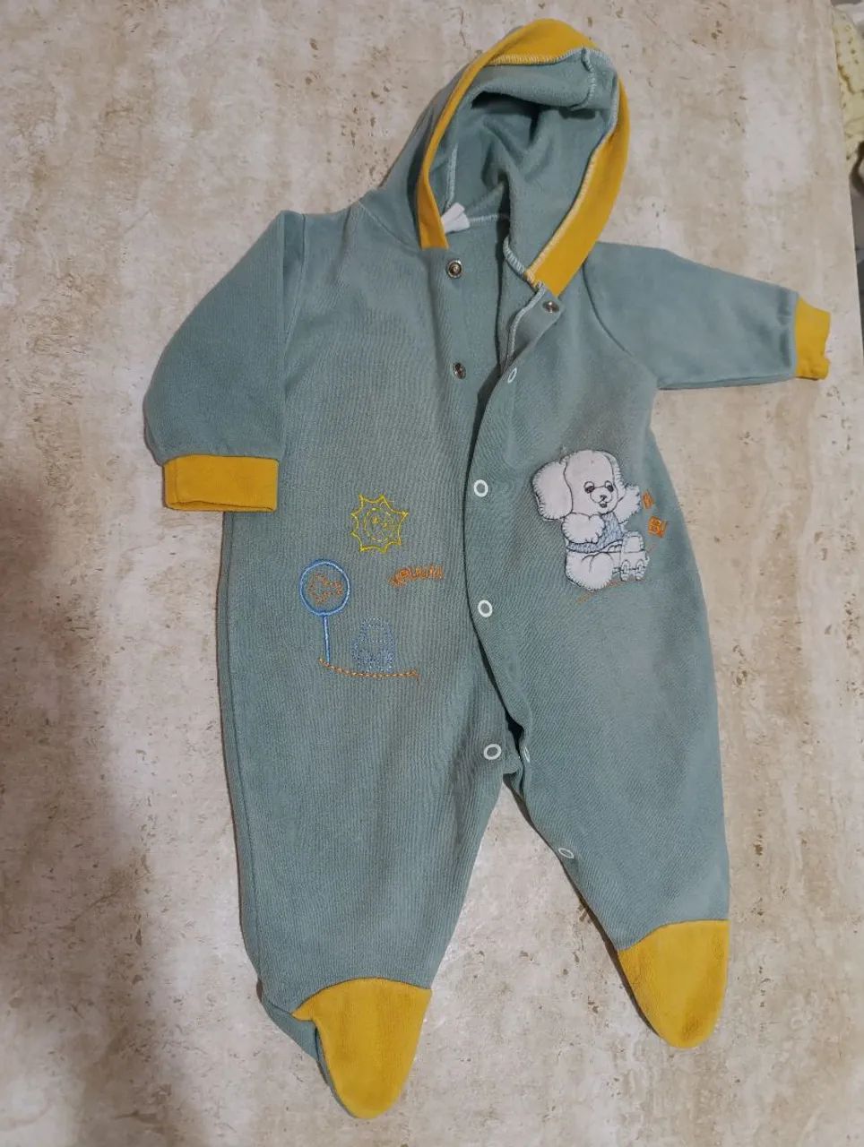 Macacão de Bebê com Capuz