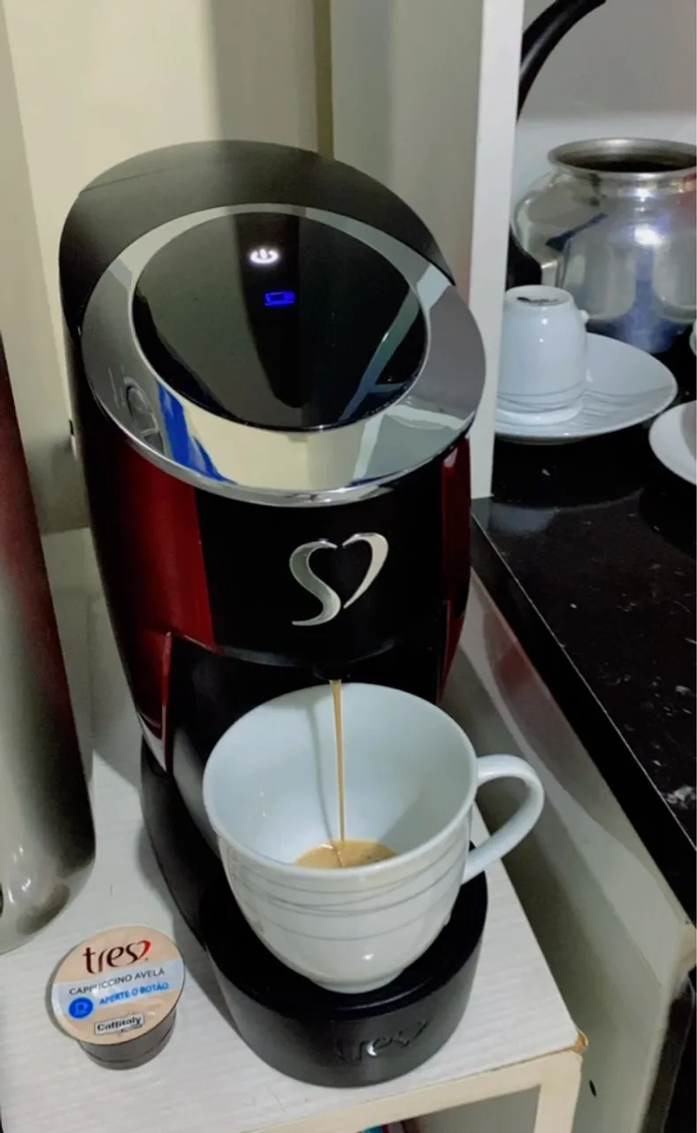 Cafeteira Espresso Touch Vermelha Automática - TRES 3 Corações