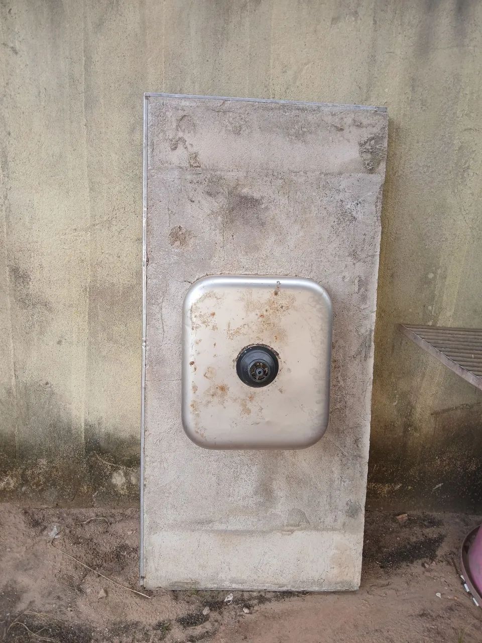 Stainless steel sink and small fiberglass tub64363607786499123