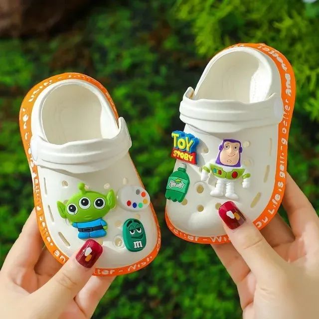 Sapatos de Buraco para Crianças Buzz Lightyear Cartoon Slippers de Verão Menina Bebê em Ca - Foto 3