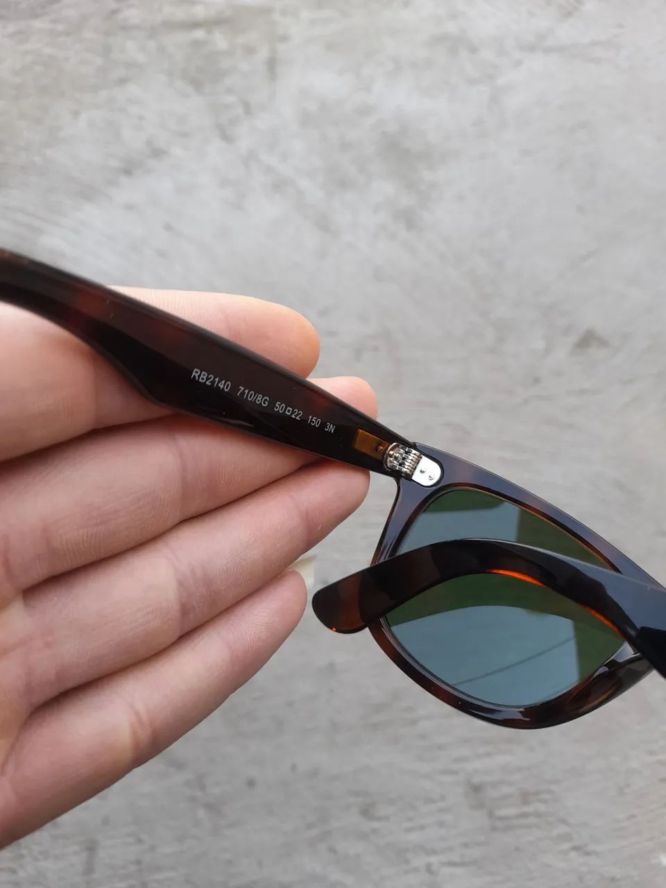 Óculos de sol Ray-Ban wayfarer verde tartaruga  - Foto 4