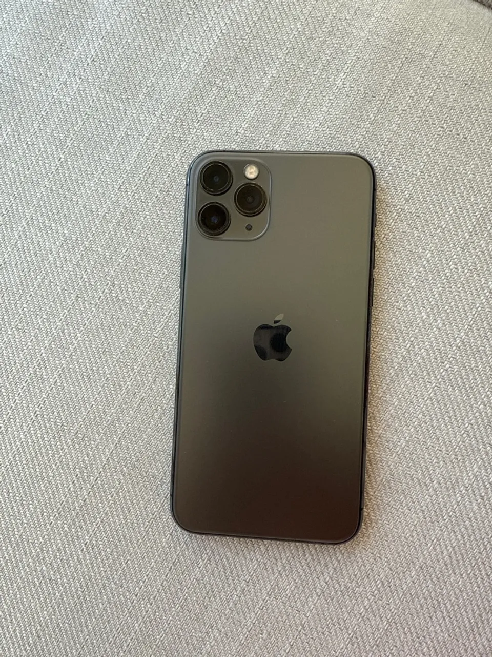Amazon | 【整備済み品】Apple iPhone 11 Pro Max 512GB