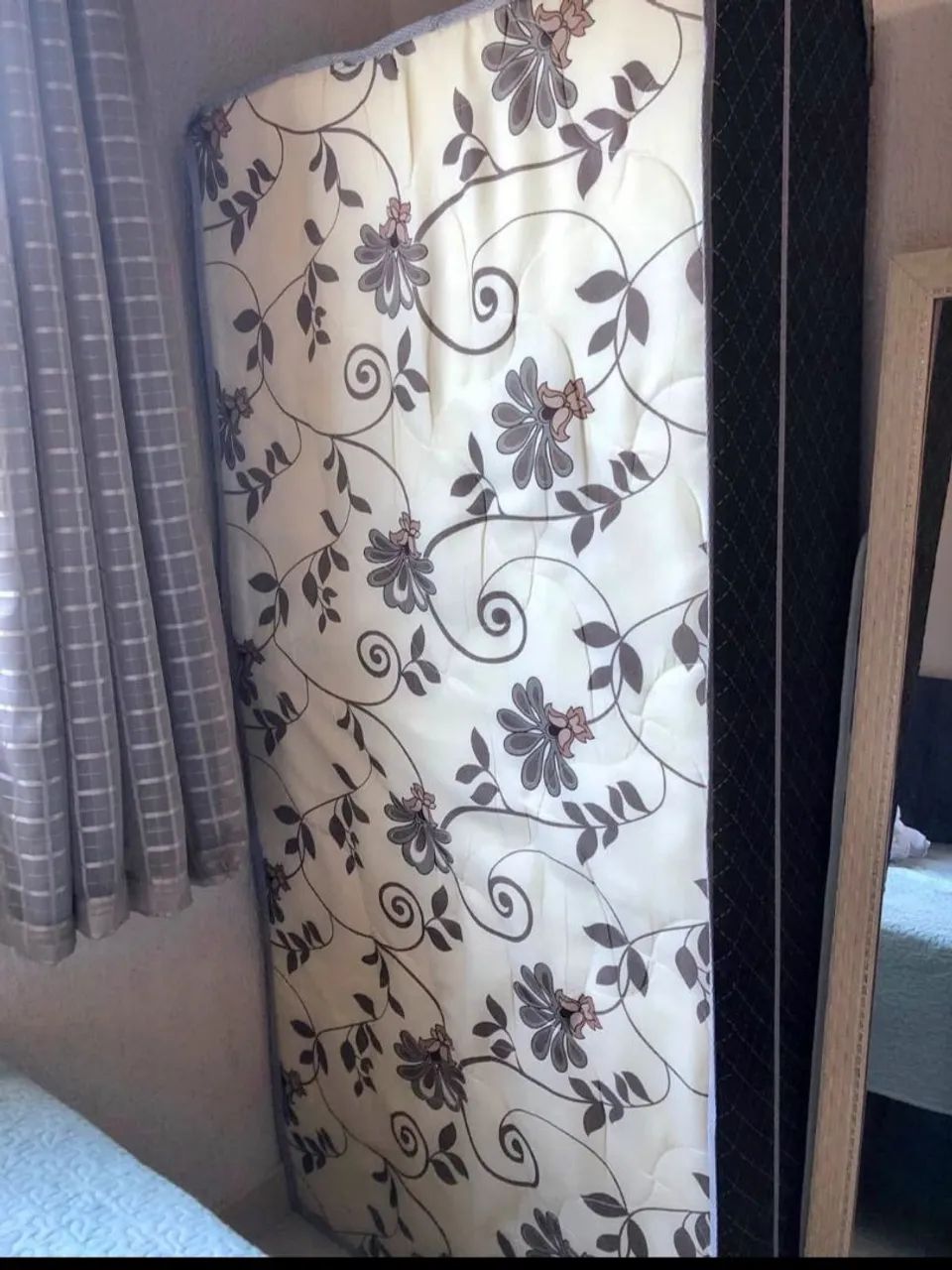 Cama Box  solteiro com Floral Delicado