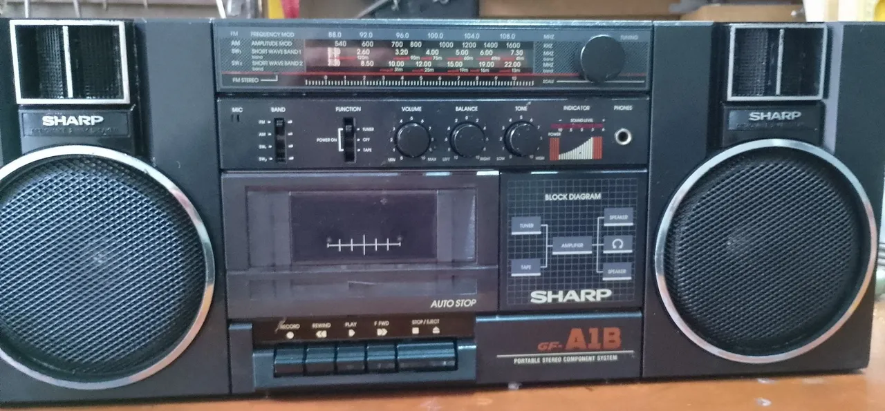 Rádio/Toca-fitas Boombox Sharp GF-A1B - Vintage