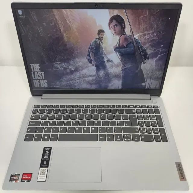 Notebook Lenovo Ryzen 3 7320U - 4Gb Ram - SSD