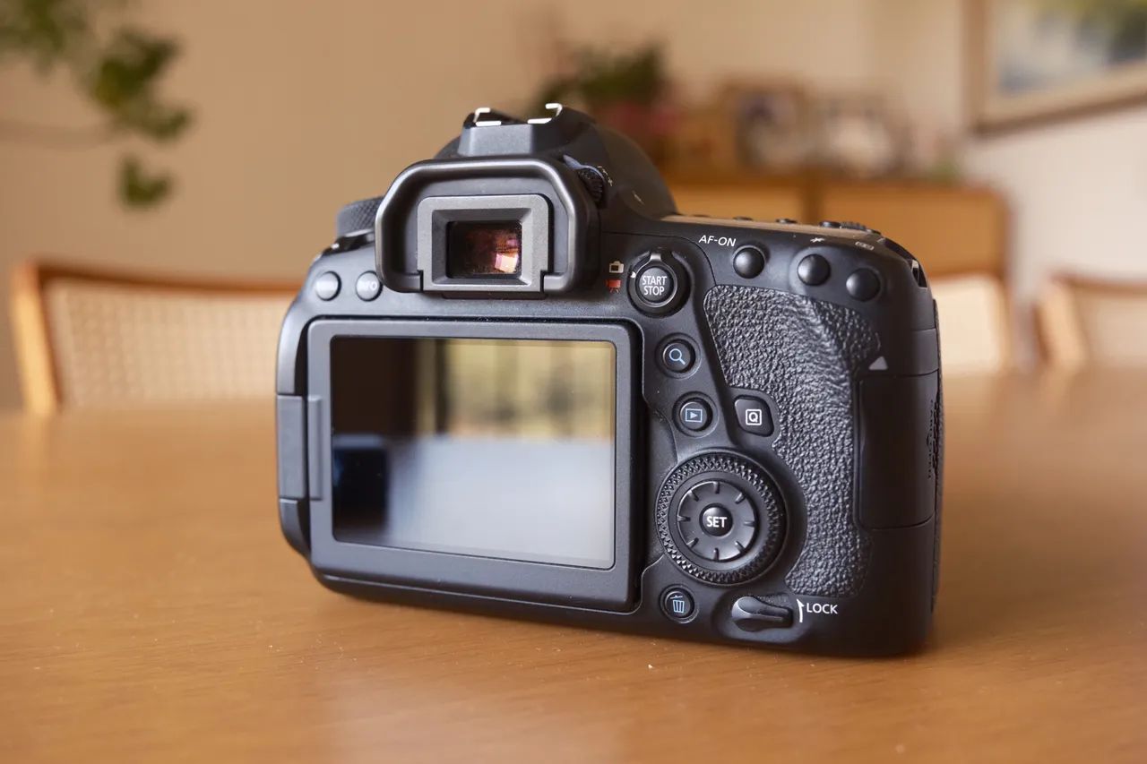 Câmera Canon 6D Mark II Excelente Como Nova - Foto 3