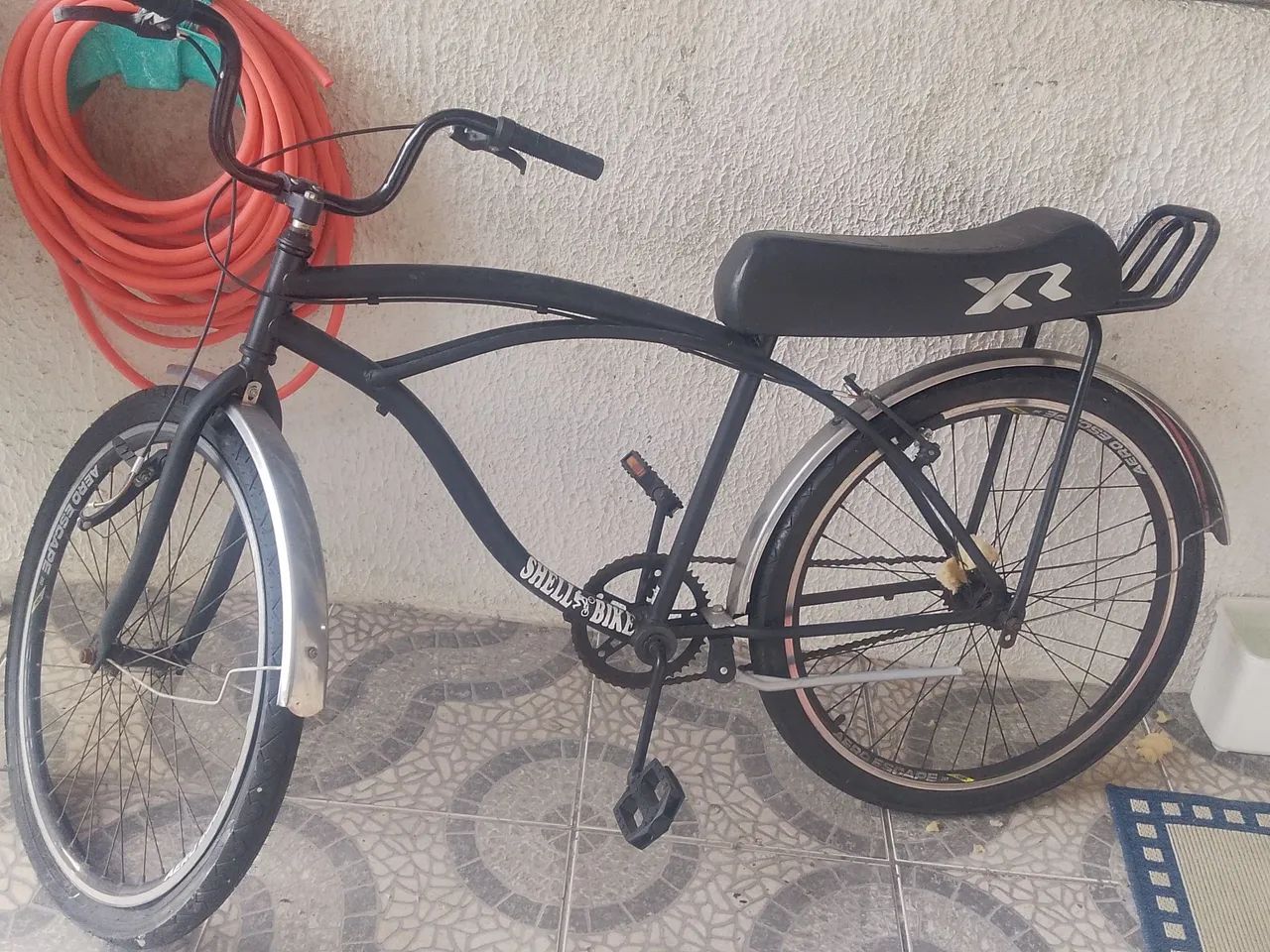 Vende se uma bicicleta 