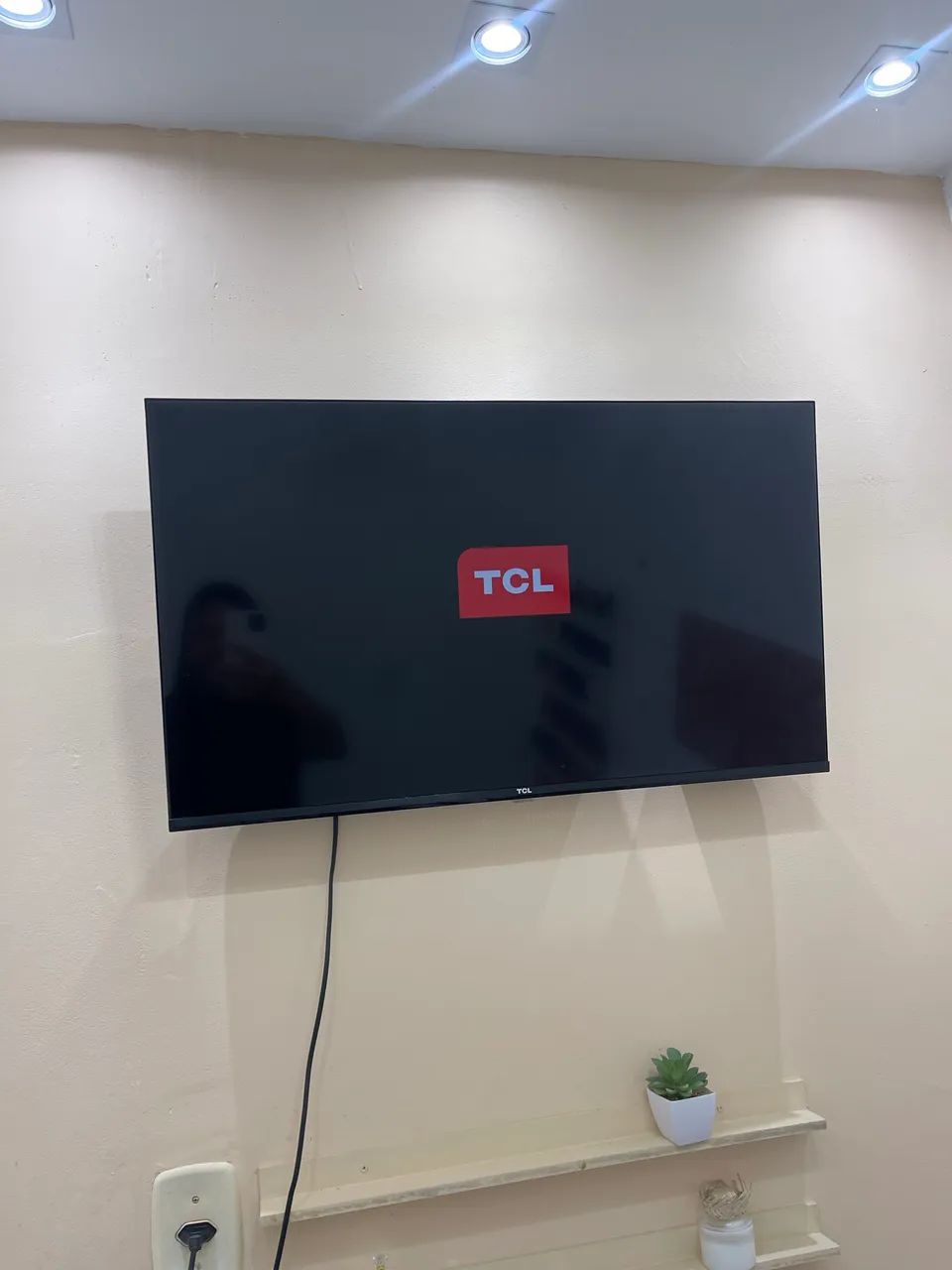 TV 32 nova 6 meses de uso - Foto 2
