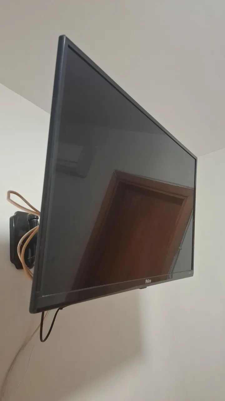 Cabeceira de cama Queen e TV Smart Philco 32