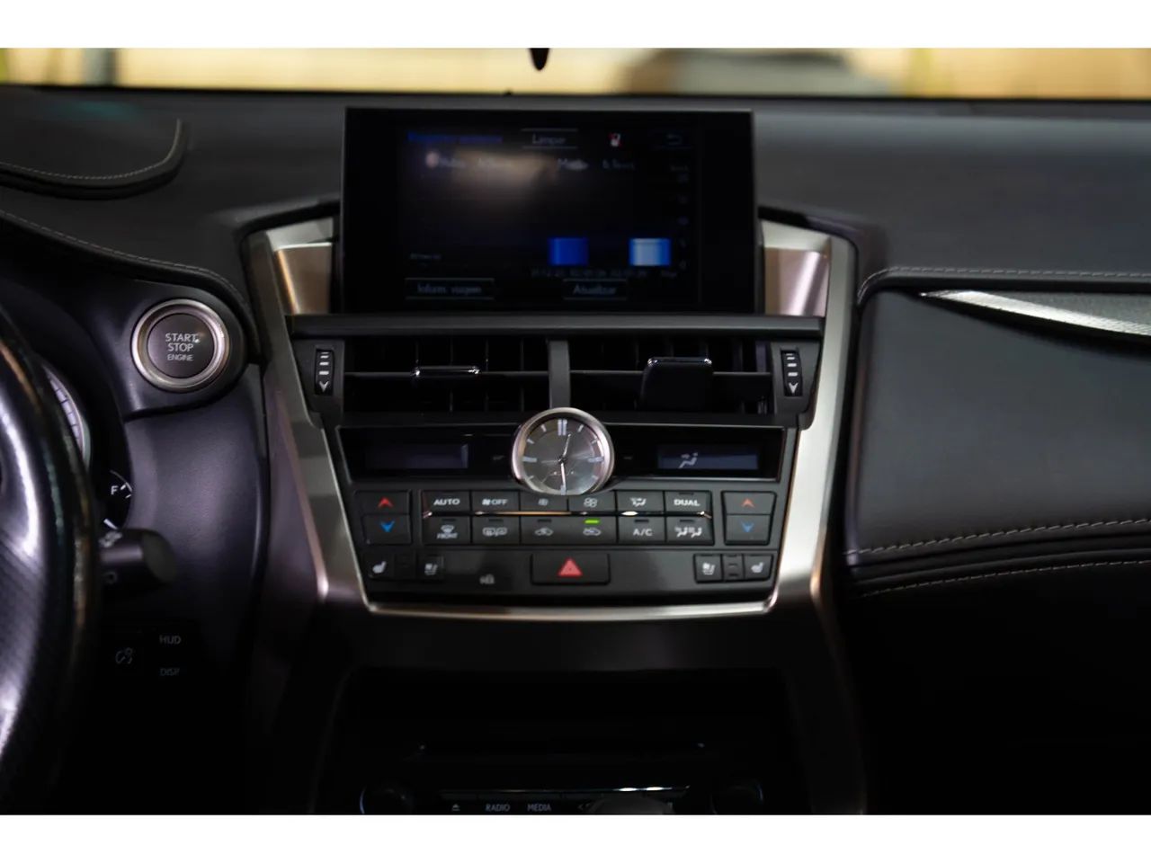 Lexus NX-200t F-sport 2.0 16V 238cv Aut., foto 14 de 20