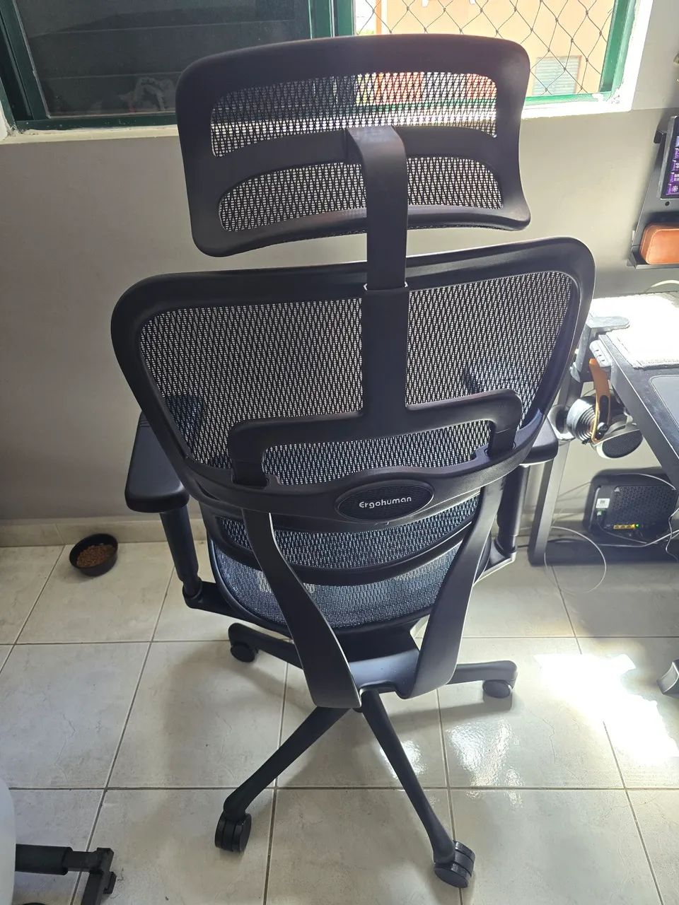 Cadeira ergonômica ergohuman ultra all Black com descanso de pés - Foto 2