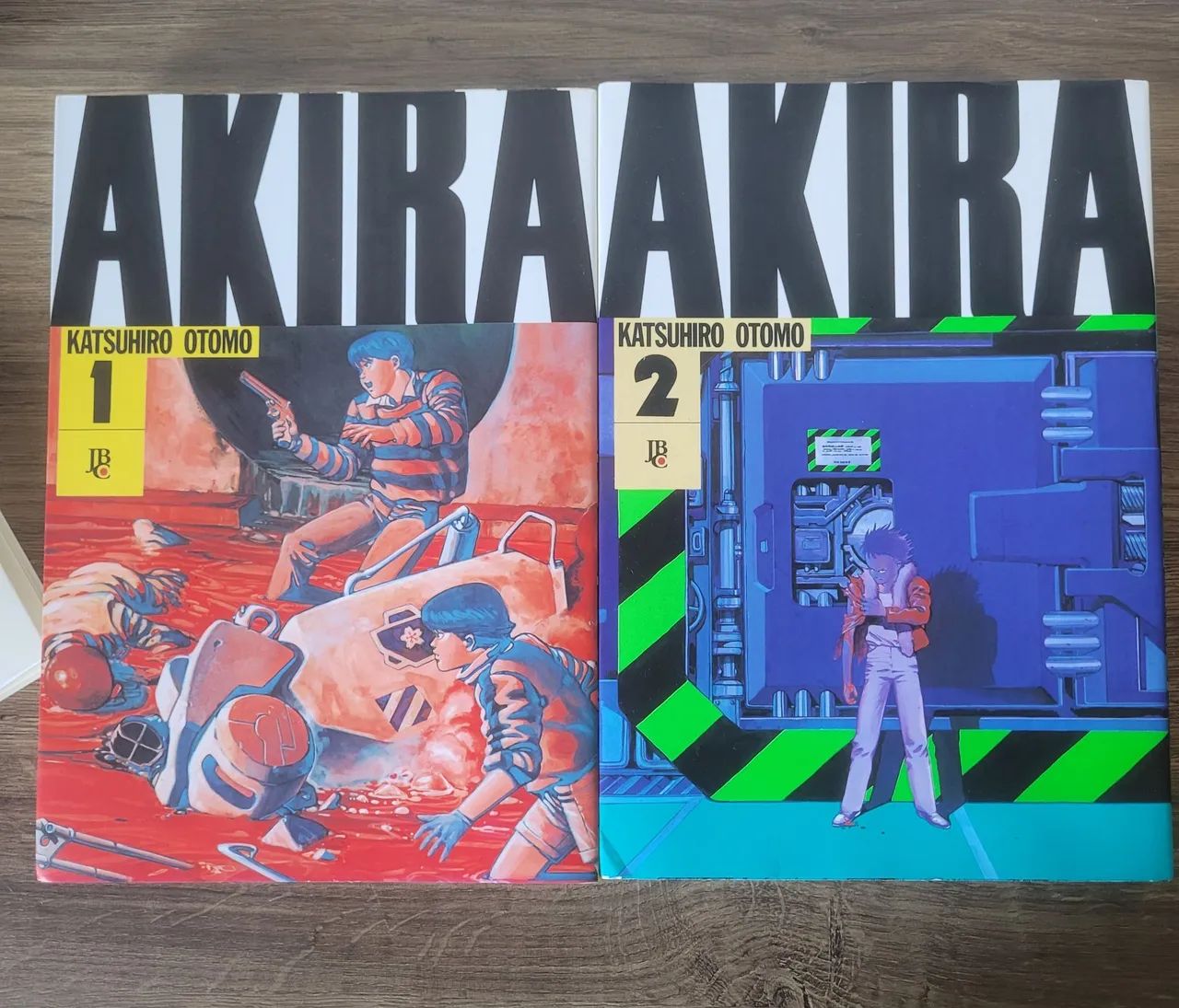 Akira Vol 1 e 2 - Livros e revistas - Cajueiros (Itaipuaçu