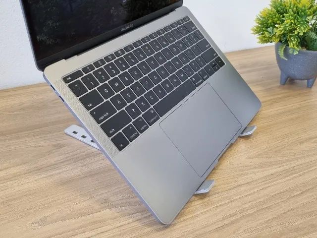 Apple MacBook Pro 2017 - Core i5 | 256GB SSD | 8GB LPDDR3 | 13.3" - Foto 2