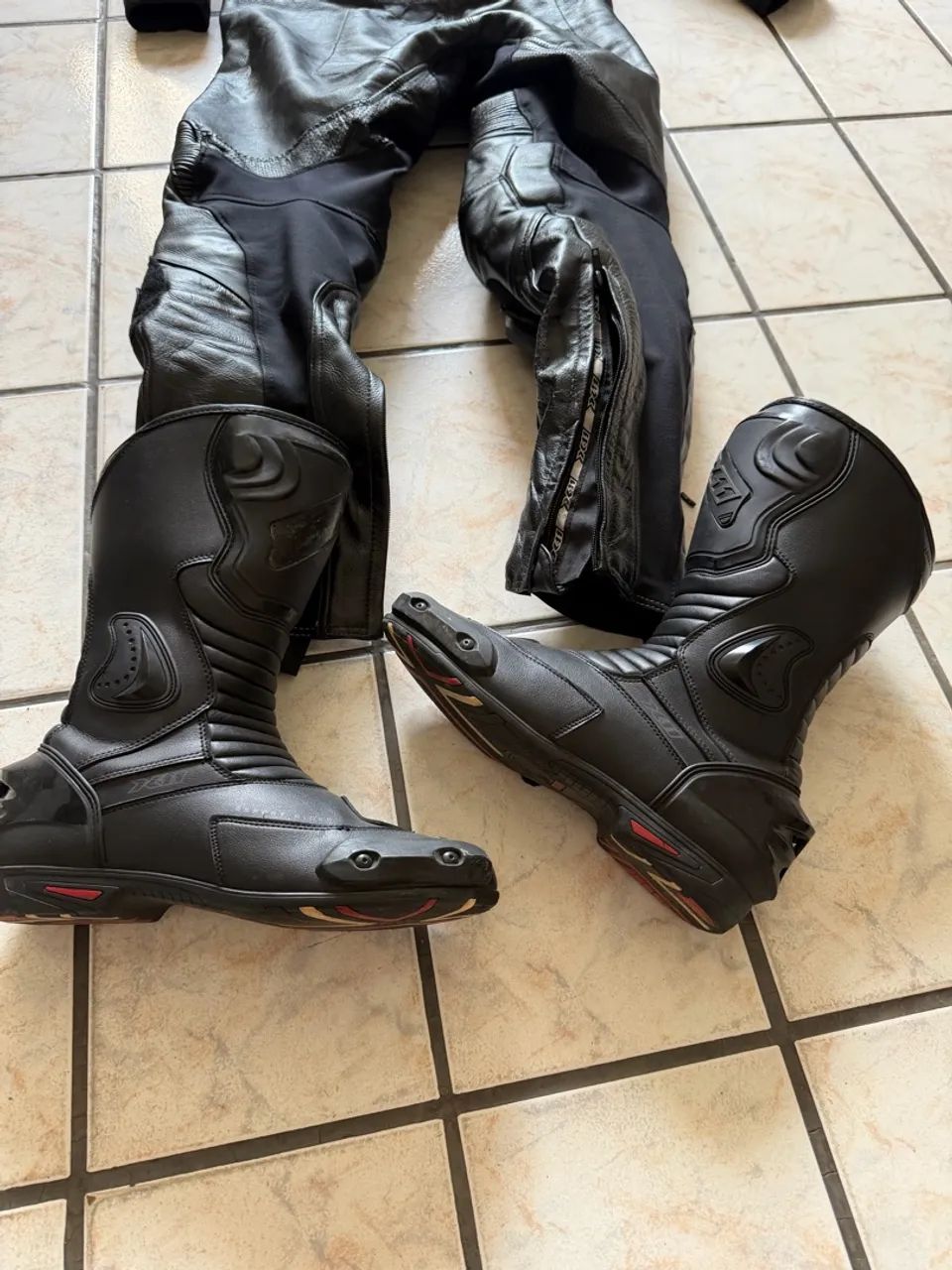 Roupa de moto profissional  completa com capacete - Foto 2