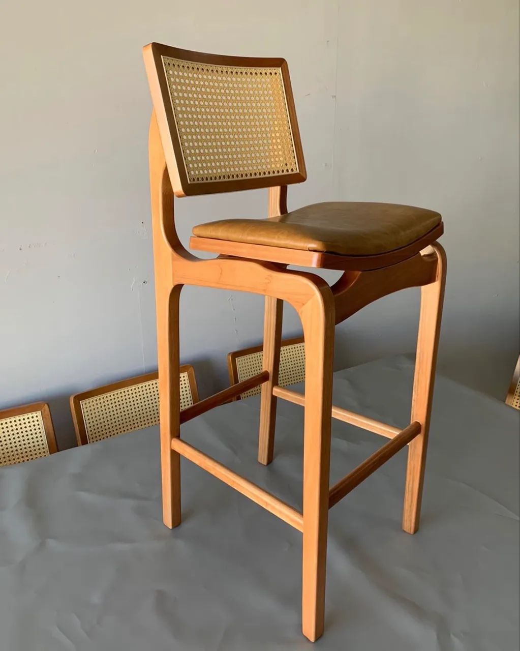 Banqueta moderna nova madeira resistente top luxo  - Foto 3