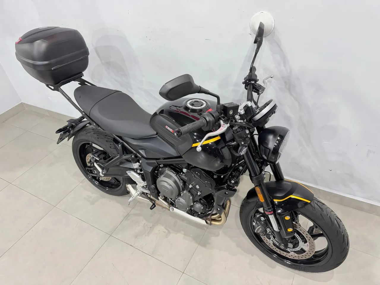 Triumph TRIDENT 660 - Foto 3