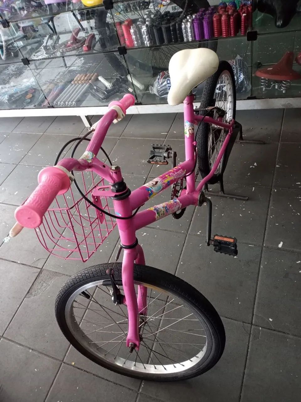Bicicleta aro 20 infantil Rosa com cestinha linda! - Foto 5