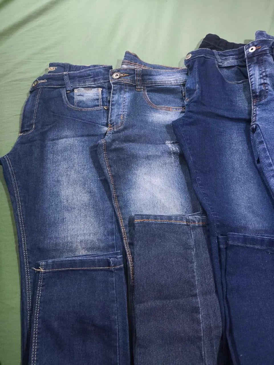 Lote Calça Jeans juvenil Lindissima ótimo para donas de brechó  - Foto 2