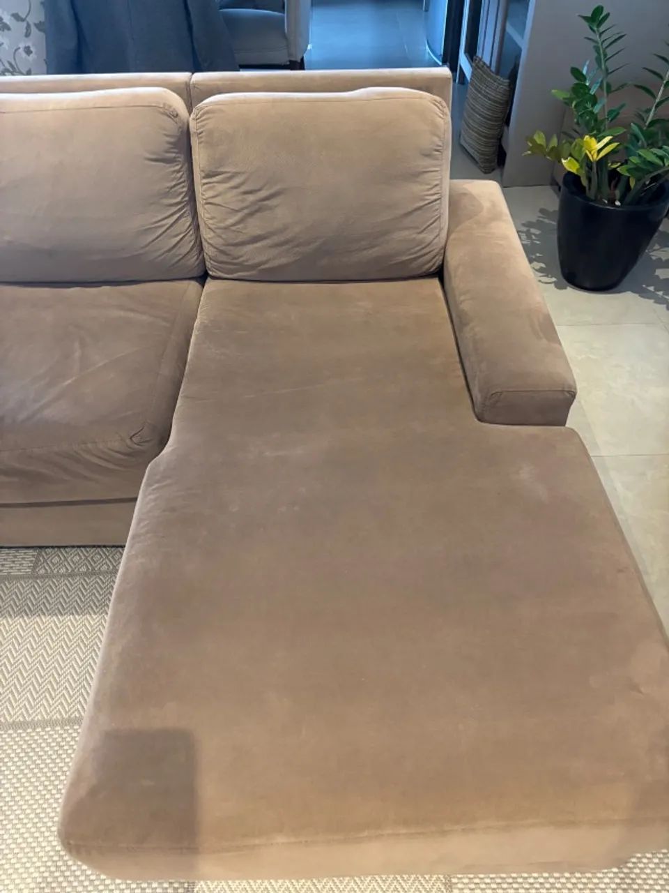 Sofá com Chaise Confortável (2,20m x 1,60m) - Foto 2