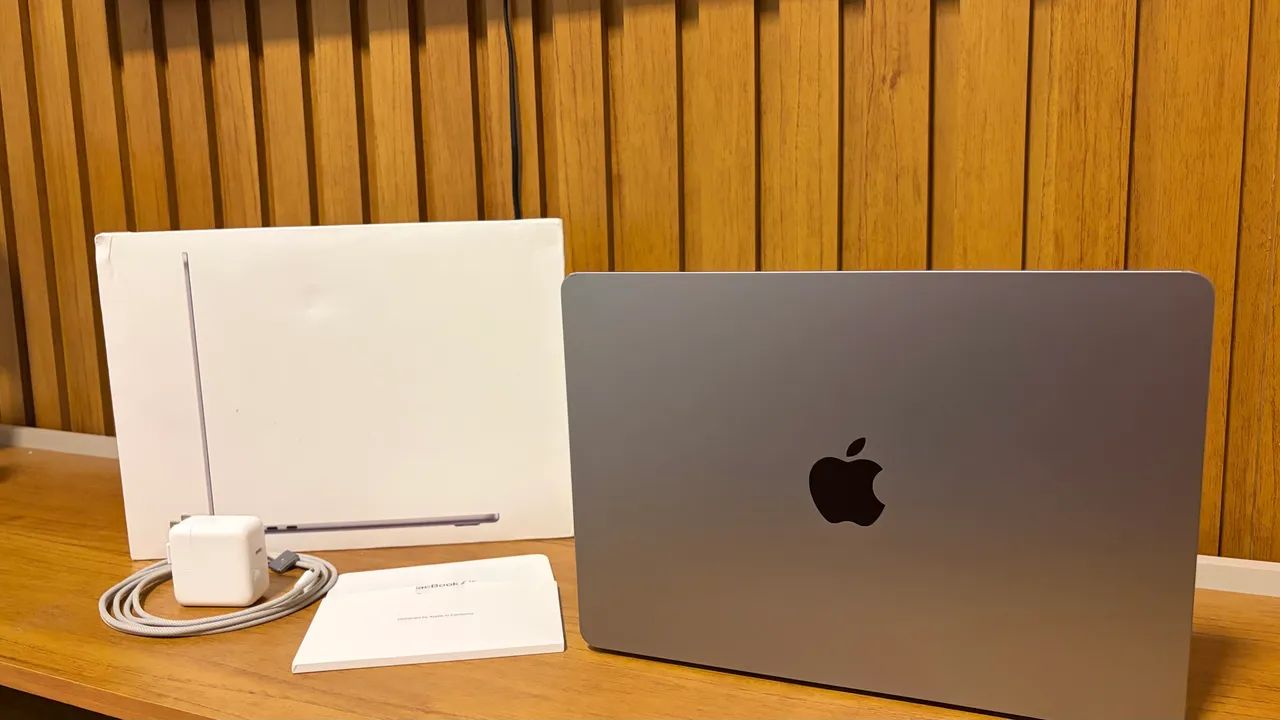 MacBook Air M2, 8GB RAM, 256GB SSD / IMPECÁVEL 