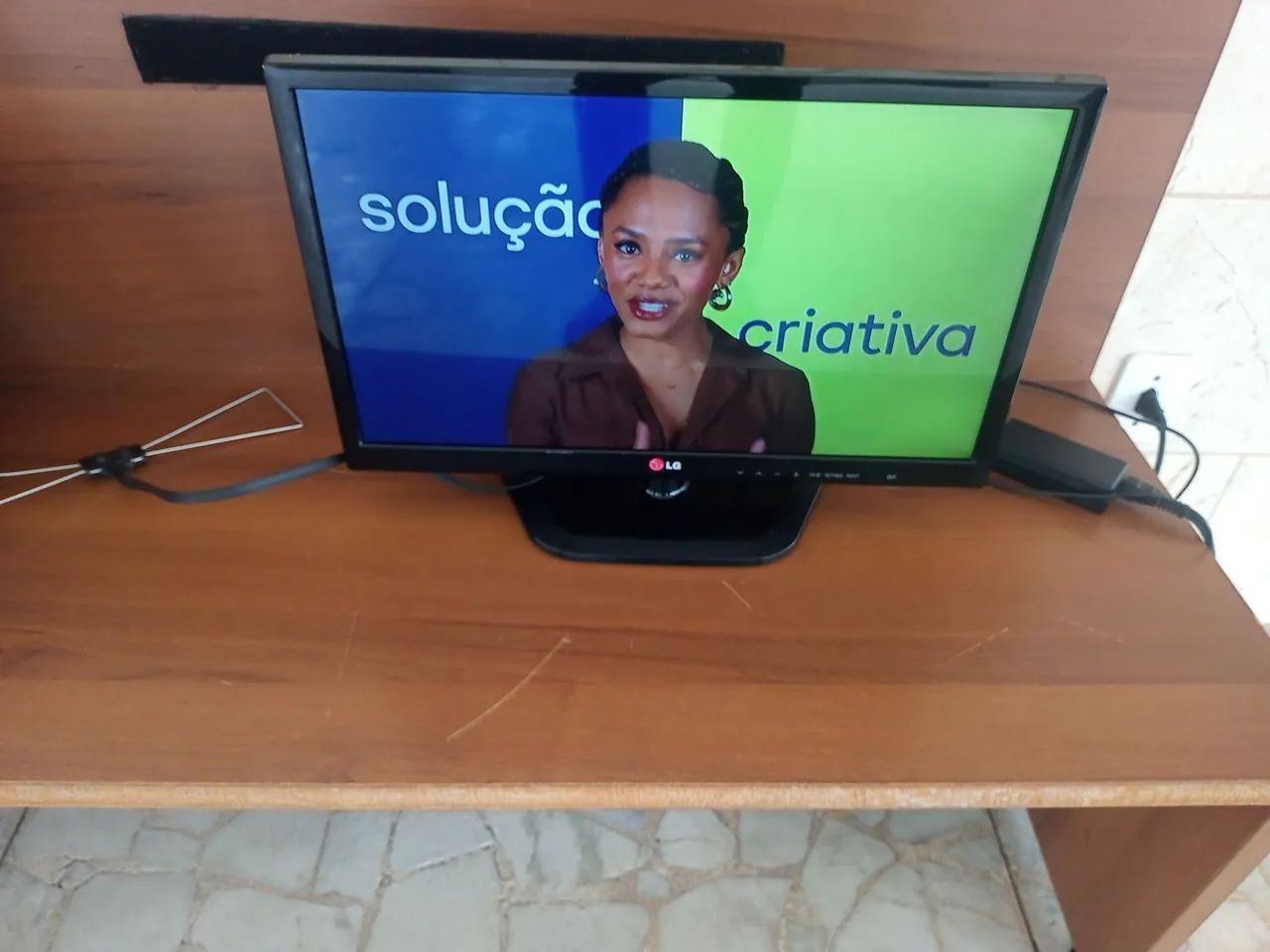 Vendo TV Digital Lg Led 24" Perfeita. Favor Léia Todo Anúncio. - Foto 2