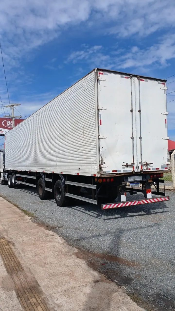 CARRETA RANDON BAÚ 2 EIXOS 2008 / 2008