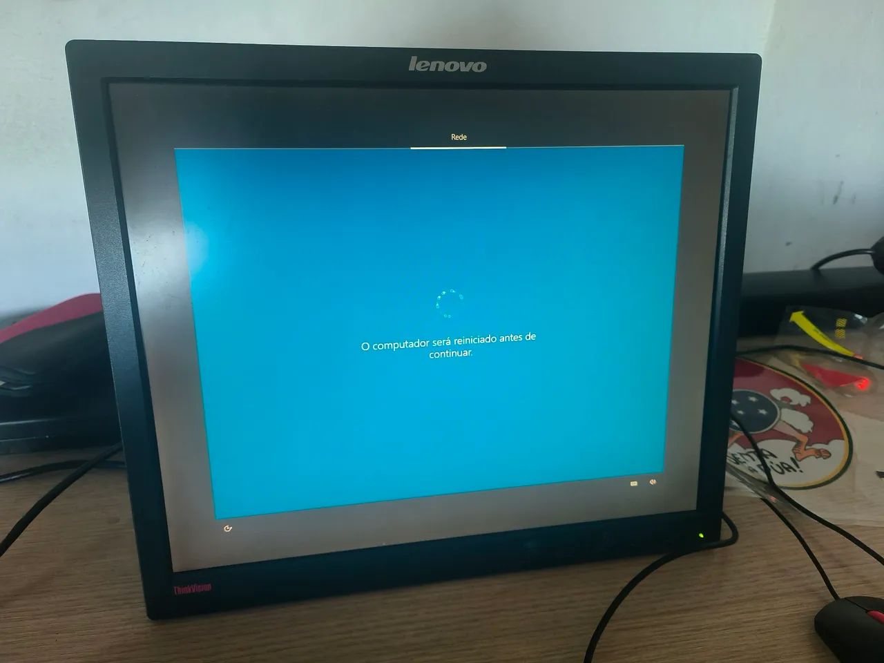Monitor Lenovo 18 pol