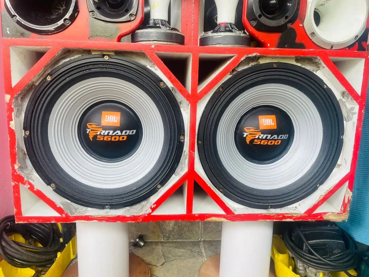 Vendo caixa ,grave de 15 polegadas 