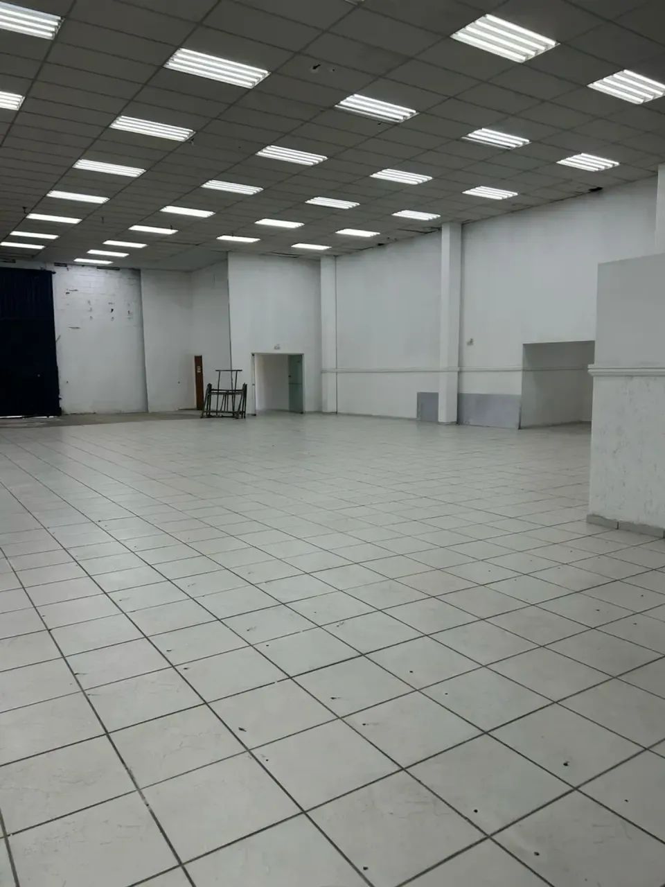 GALPÃO COMERCIAL PARA LOCAÇÃO, com 800 m² em Andorinhas - Vitória - ES - Foto 3