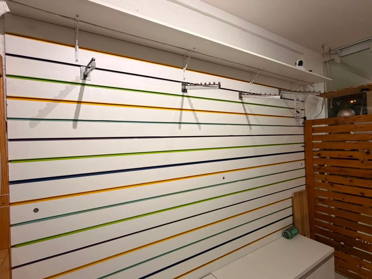 Painel de roupa loja - Foto 3