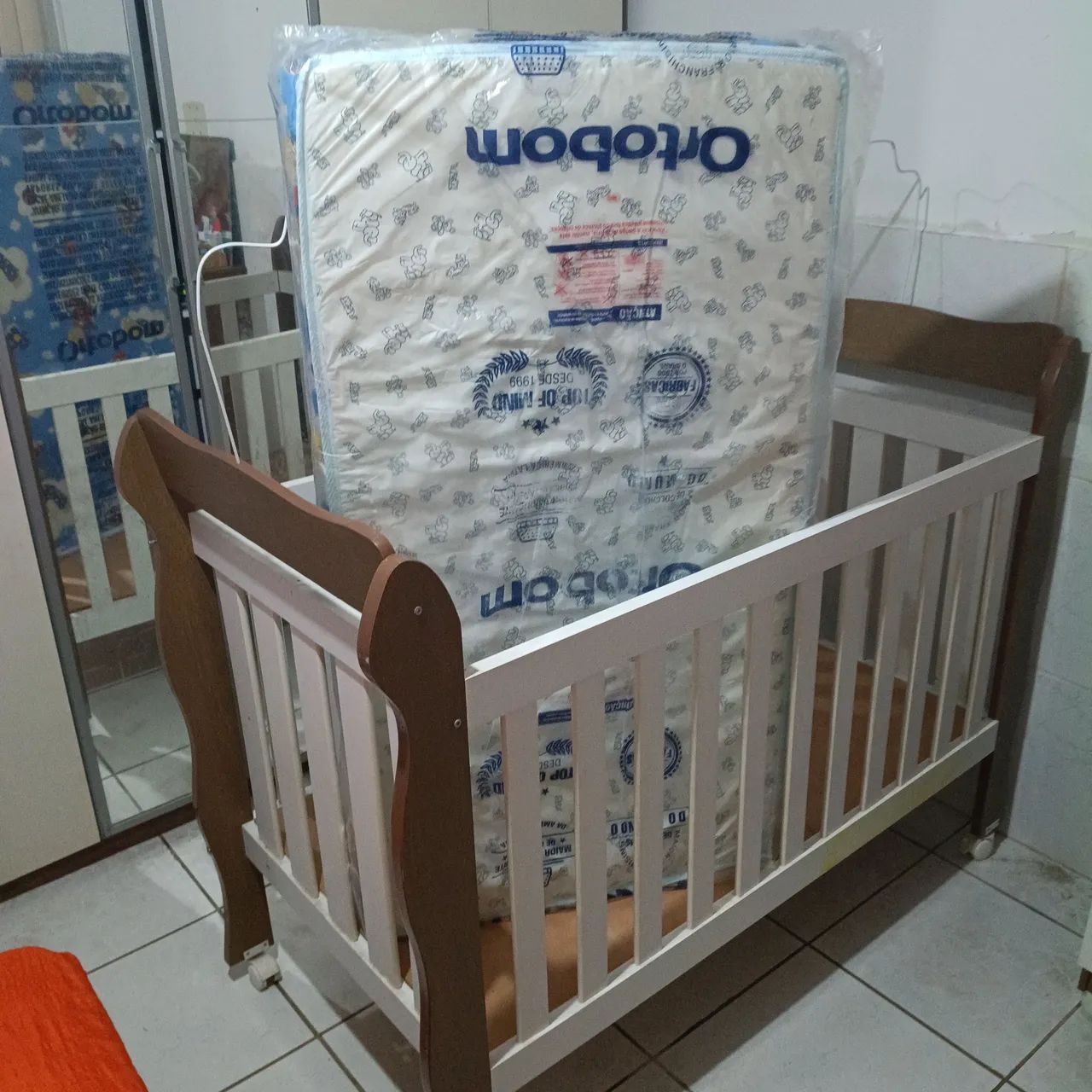 Berço/Cama+ Colchão + Mobile 