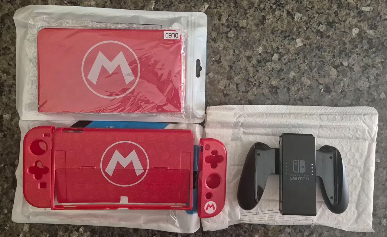 Nintendo Switch OLED - Acessórios Tema do Mario