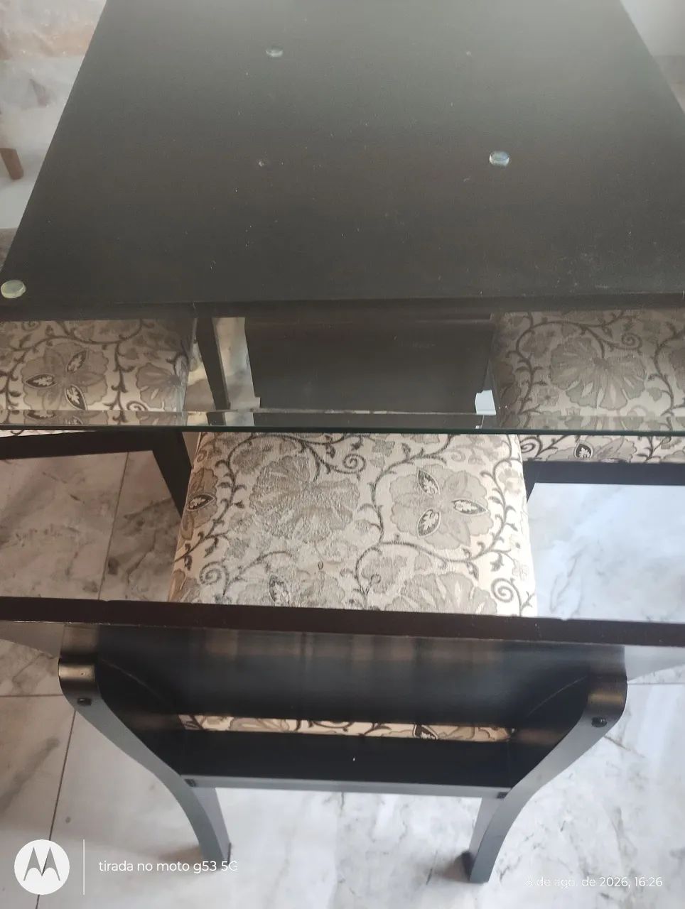 Mesa de jantar (  1,20x1,20cm -  com 4 cadeiras ) - Foto 2