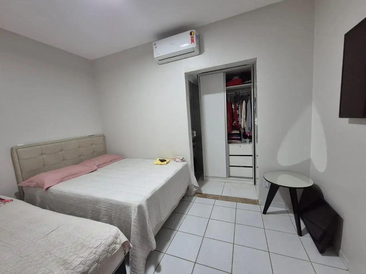 ALUGO CASA NO GRAN VILLAGE
