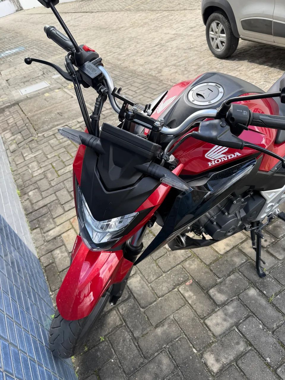 CB TWISTER 300 ABS - Foto 2