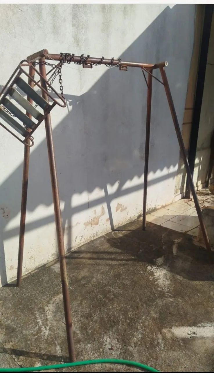 Balanço de ferro antigo - Foto 2